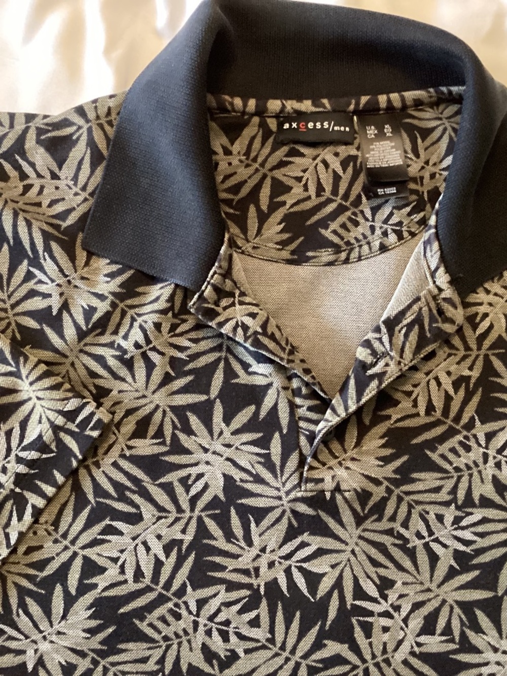 Men’s AXCESS Floral Pattern Short Sleeve 1/4 Button Down Size XL